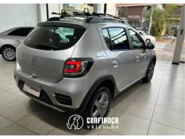 RENAULT - SANDERO - 2018/2019 - Prata - R$ 54.900,00