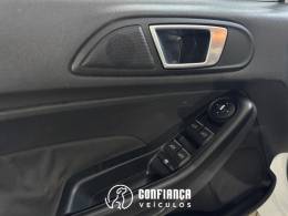 FORD - FIESTA - 2014/2015 - Branca - R$ 45.900,00