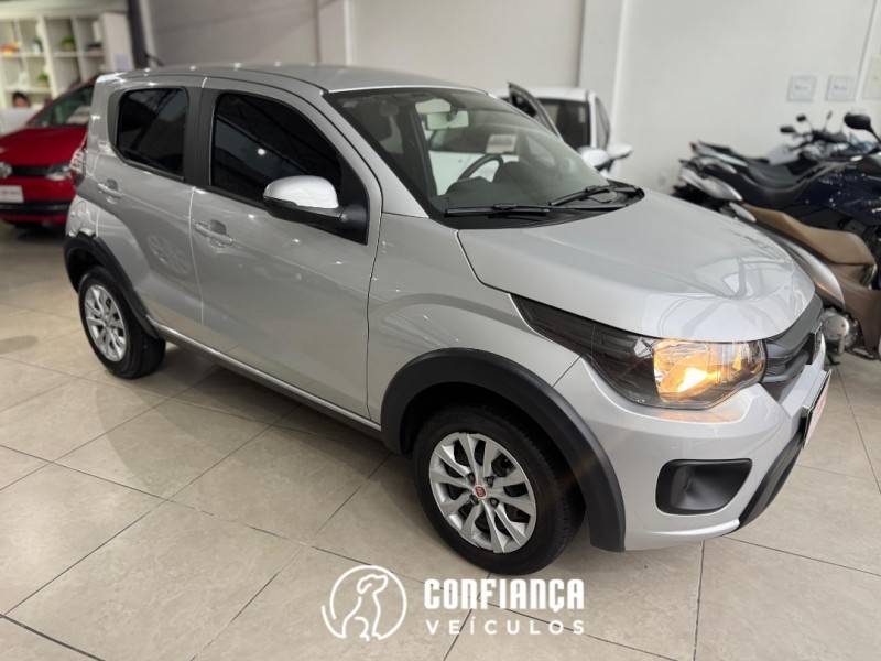 FIAT - MOBI - 2022/2022 - Prata - R$ 52.900,00