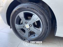 CHEVROLET - ONIX - 2018/2019 - Prata - R$ 62.900,00