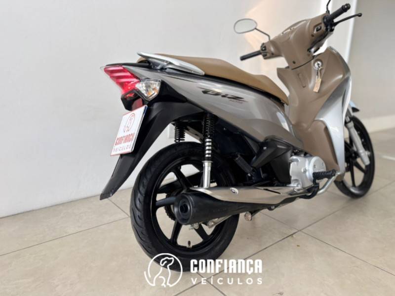 HONDA - BIZ 125 - 2019/2019 - Prata - R$ 15.490,00