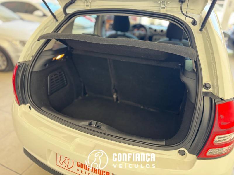 CITROËN - C3 - 2014/2015 - Branca - R$ 43.900,00