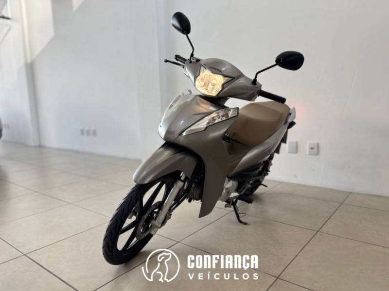 HONDA - BIZ 125 - 2019/2019 - Prata - R$ 15.490,00