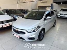 CHEVROLET - ONIX - 2018/2019 - Prata - R$ 62.900,00