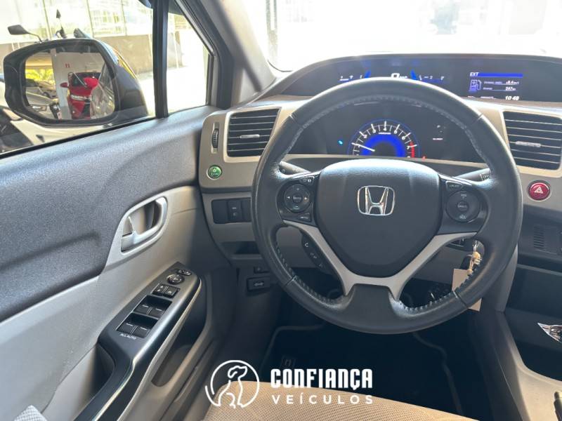 HONDA - CIVIC - 2013/2014 - Prata - R$ 68.900,00