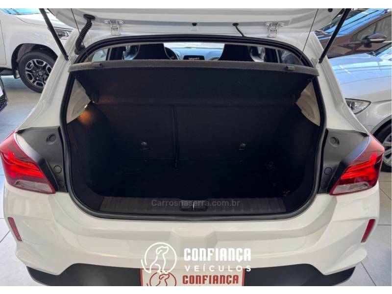 CHEVROLET - ONIX - 2020/2020 - Branca - R$ 65.900,00