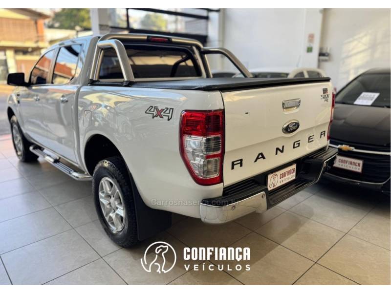 FORD - RANGER - 2012/2013 - Branca - R$ 99.900,00