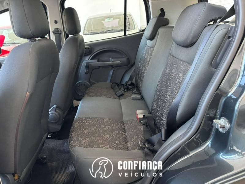 FIAT - UNO - 2012/2013 - Cinza - R$ 37.900,00