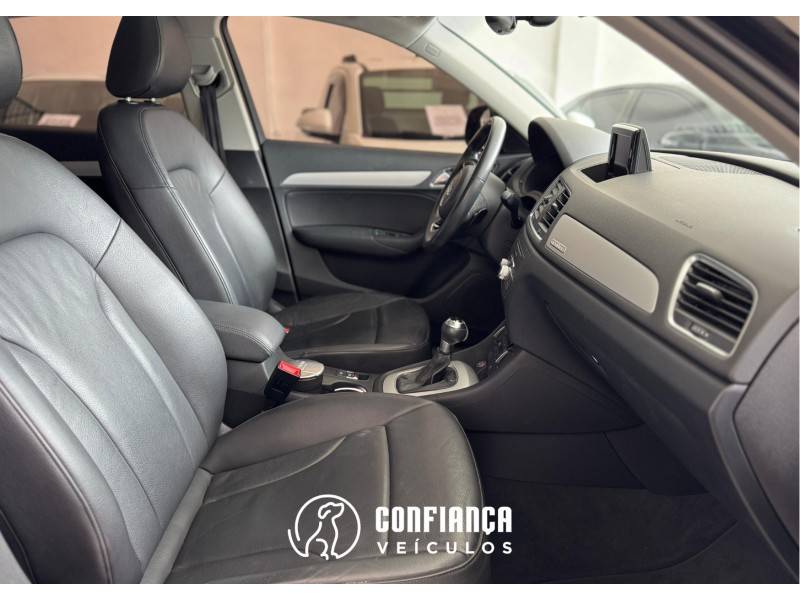 AUDI - Q3 - 2017/2018 - Preta - R$ 129.900,00
