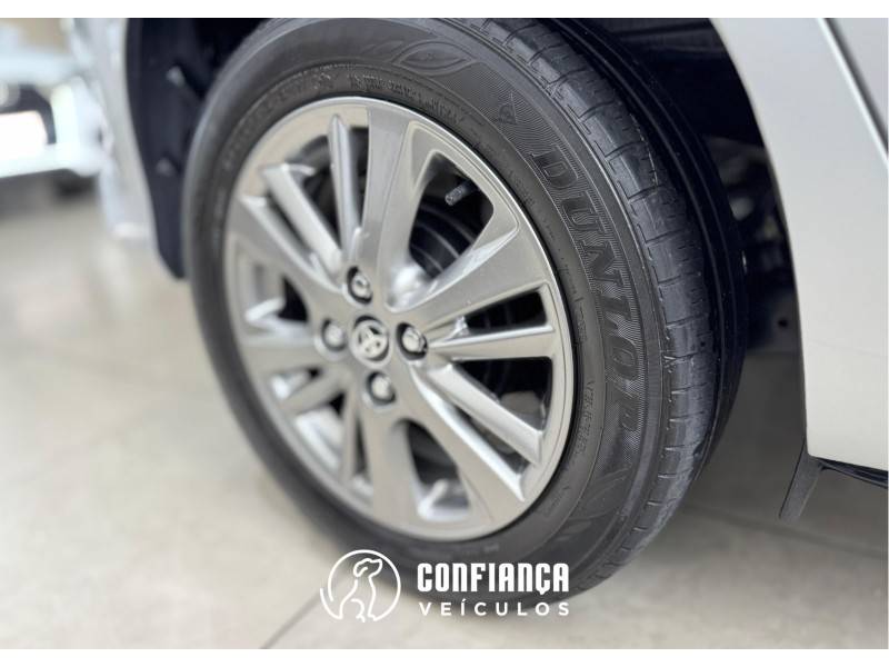TOYOTA - YARIS - 2020/2021 - Prata - R$ 84.900,00