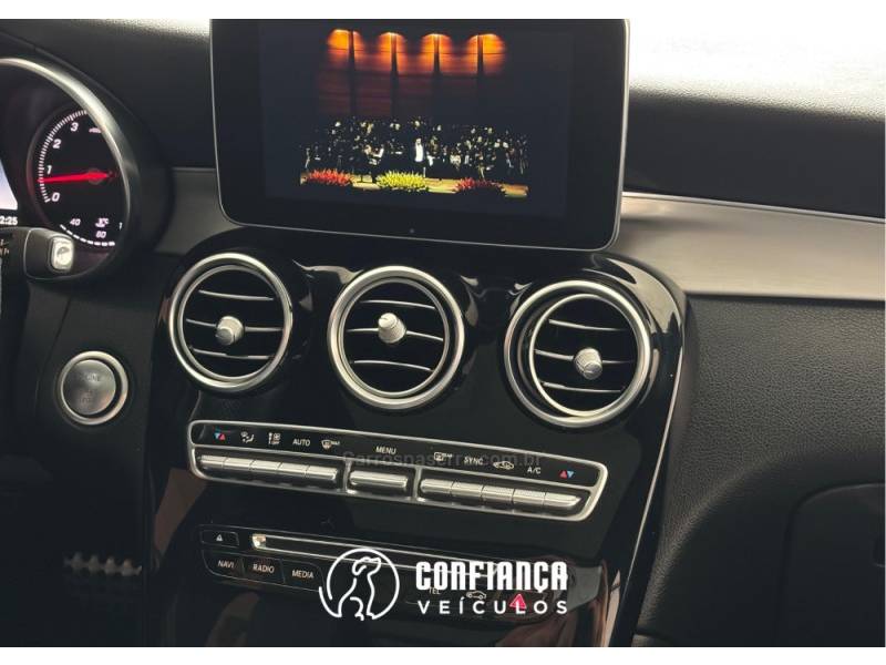 MERCEDES-BENZ - GLC 250 - 2016/2017 - Prata - R$ 184.900,00
