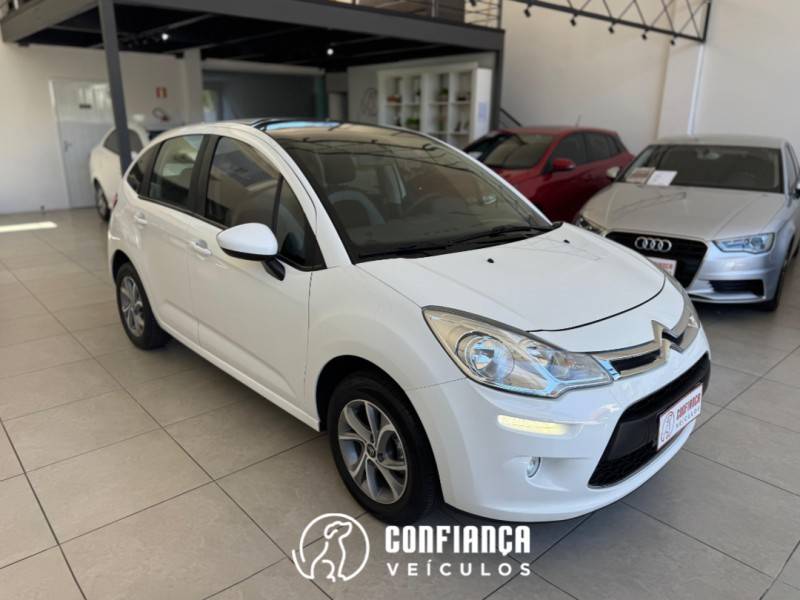CITROËN - C3 - 2014/2015 - Branca - R$ 44.900,00