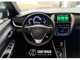 TOYOTA - YARIS - 2021/2022 - Preta - R$ 84.900,00