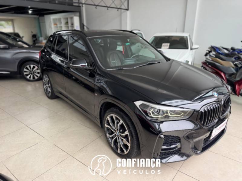 BMW - X1 - 2020/2021 - Preta - R$ 194.900,00