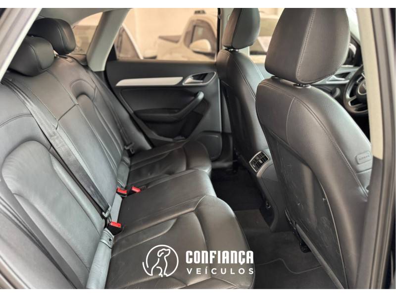 AUDI - Q3 - 2017/2018 - Preta - R$ 129.900,00