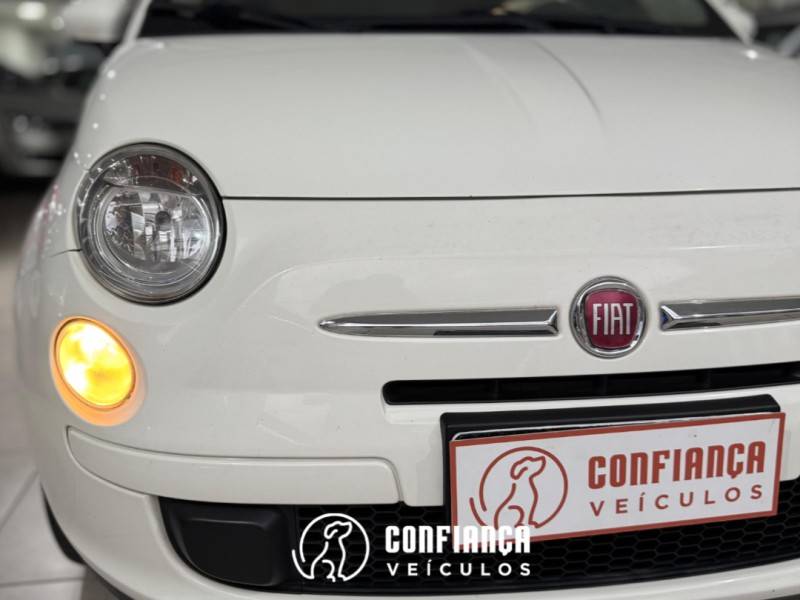 FIAT - 500 - 2012/2013 - Branca - R$ 46.900,00
