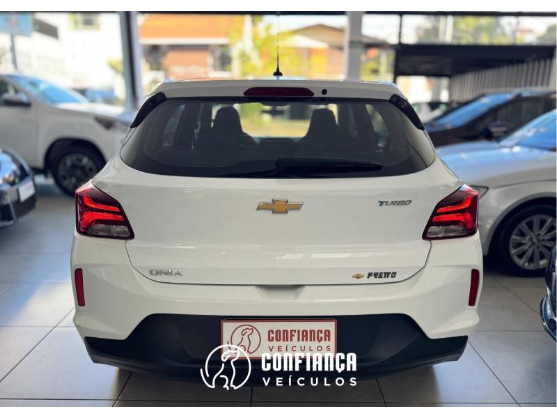 CHEVROLET - ONIX - 2020/2020 - Branca - R$ 65.900,00