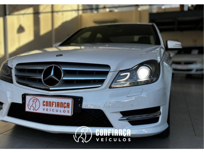 MERCEDES-BENZ - C 250 - 2013/2014 - Branca - R$ 99.900,00