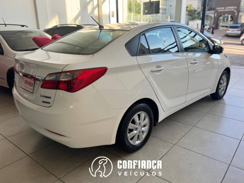 HYUNDAI - HB20S - 2015/2015 - Branca - R$ 55.900,00