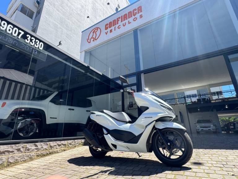 HONDA - PCX - 2023/2023 - Branca - R$ 20.900,00