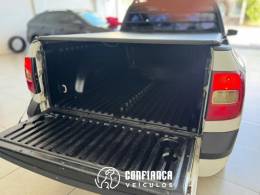 VOLKSWAGEN - SAVEIRO - 2013/2014 - Branca - R$ 46.900,00