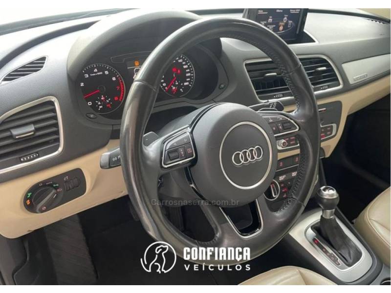 AUDI - Q3 - 2015/2016 - Branca - R$ 99.900,00