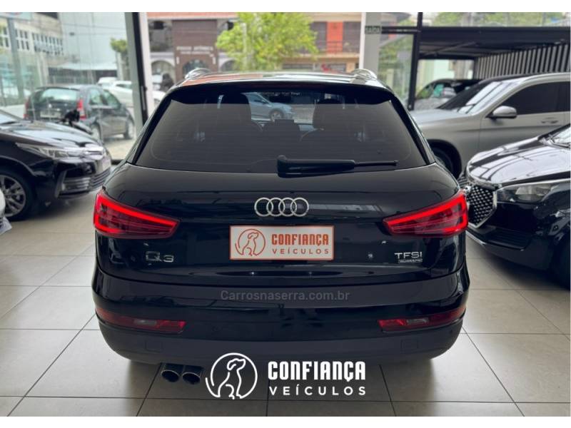 AUDI - Q3 - 2017/2018 - Preta - R$ 129.900,00