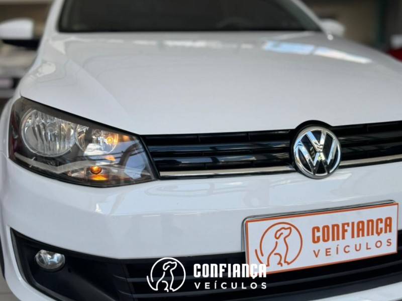 VOLKSWAGEN - SAVEIRO - 2013/2014 - Branca - R$ 46.900,00