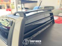 VOLKSWAGEN - SAVEIRO - 2013/2014 - Branca - R$ 46.900,00