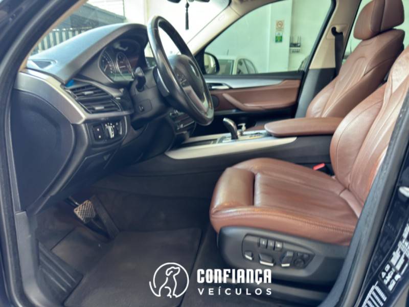 BMW - X5 - 2017/2018 - Azul - R$ 195.900,00