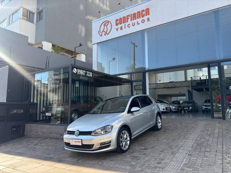 VOLKSWAGEN - GOLF - 2015/2015 - Prata - R$ 76.900,00