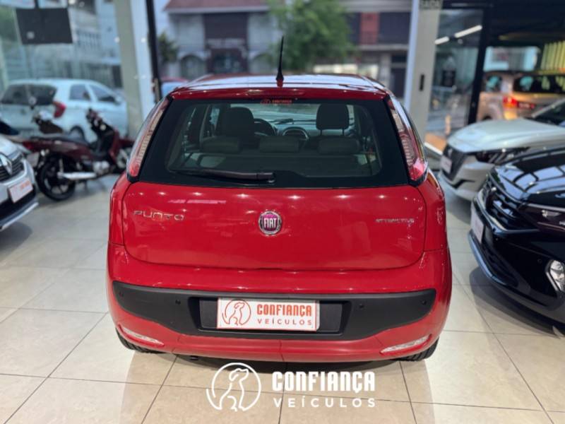FIAT - PUNTO - 2014/2015 - Vermelha - R$ 45.500,00