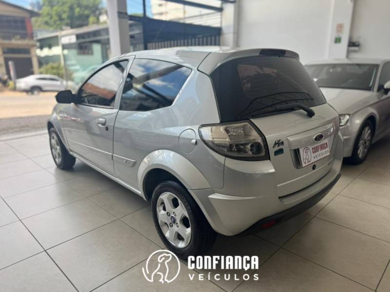 FORD - KA - 2012/2012 - Prata - R$ 30.900,00