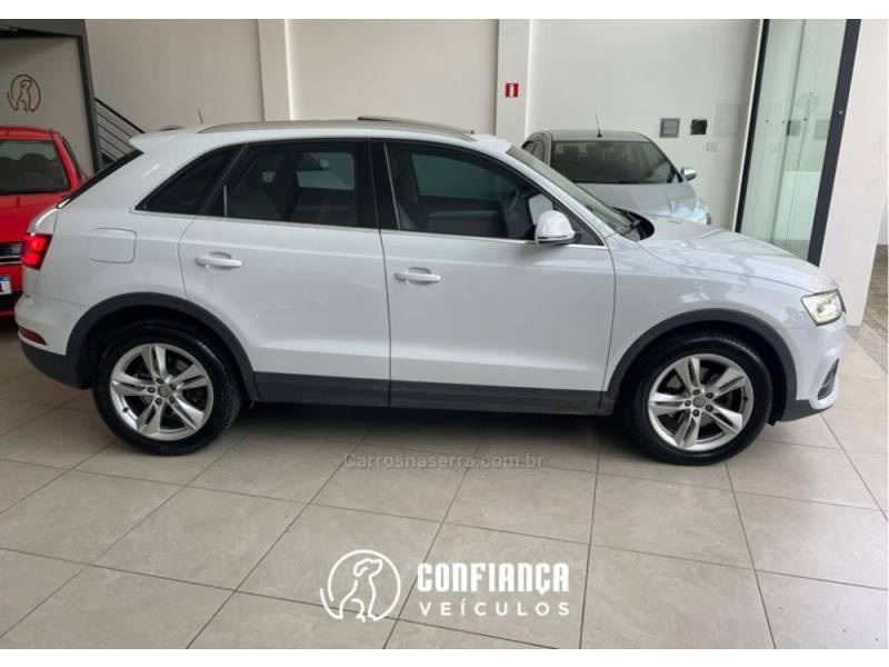 AUDI - Q3 - 2015/2016 - Branca - R$ 99.900,00