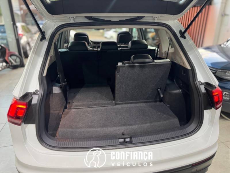 VOLKSWAGEN - TIGUAN - 2018/2019 - Branca - R$ 119.900,00