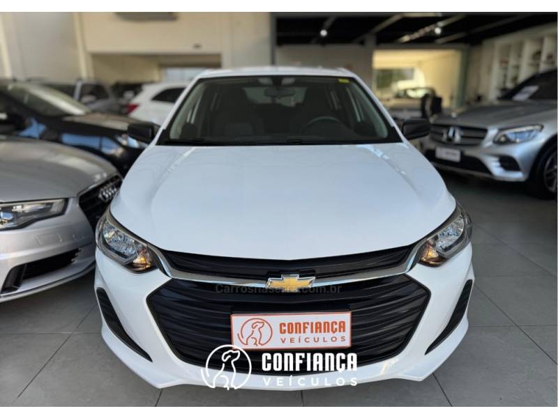 CHEVROLET - ONIX - 2020/2020 - Branca - R$ 65.900,00