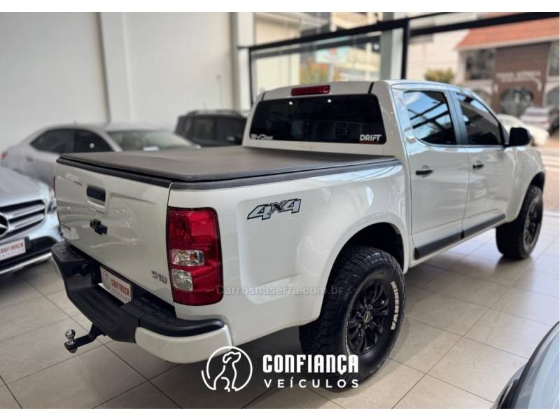 CHEVROLET - S10 - 2014/2015 - Branca - R$ 106.900,00