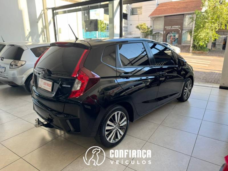 HONDA - FIT - 2015/2016 - Preta - R$ 69.900,00
