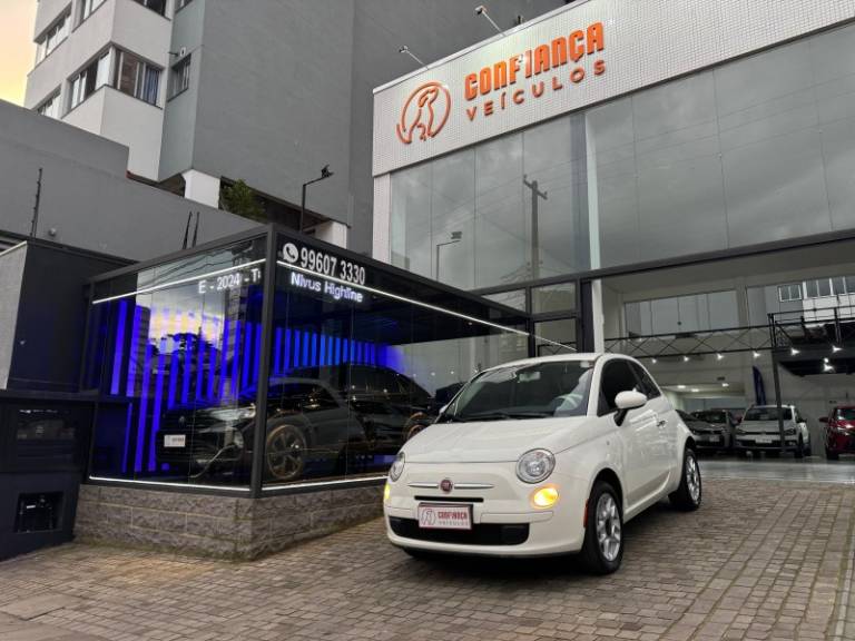 FIAT - 500 - 2012/2013 - Branca - R$ 46.900,00
