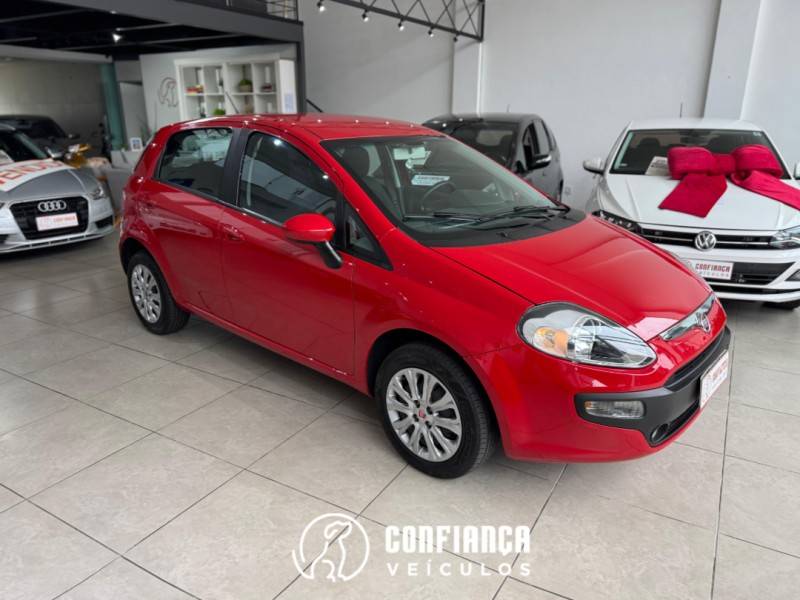 FIAT - PUNTO - 2014/2015 - Vermelha - R$ 44.900,00