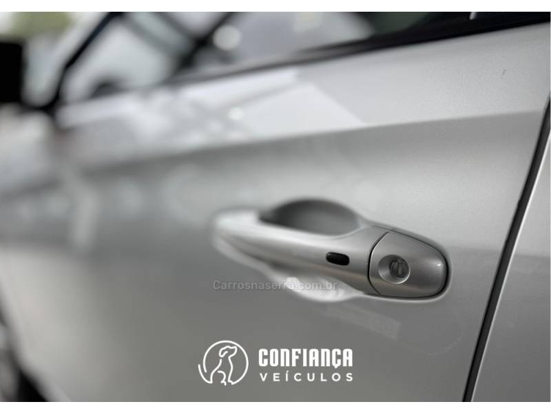 TOYOTA - YARIS - 2021/2022 - Preta - R$ 84.900,00
