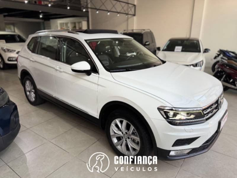 VOLKSWAGEN - TIGUAN - 2018/2019 - Branca - R$ 119.900,00
