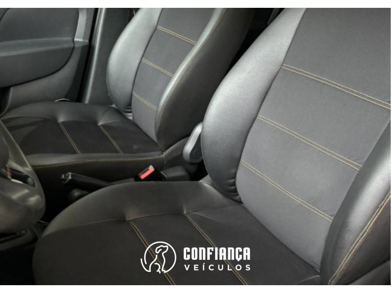 RENAULT - SANDERO - 2018/2019 - Prata - R$ 54.900,00