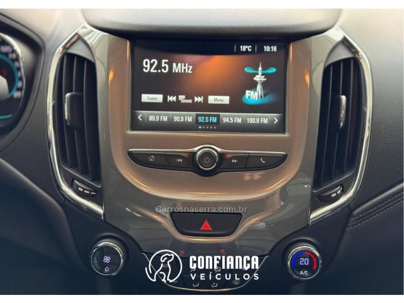 CHEVROLET - CRUZE - 2018/2019 - Preta - R$ 88.900,00