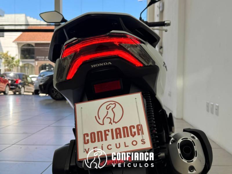 HONDA - PCX - 2023/2023 - Branca - R$ 20.900,00