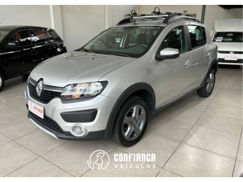 RENAULT - SANDERO - 2018/2019 - Prata - R$ 54.900,00