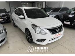 NISSAN - VERSA - 2016/2017 - Branca - R$ 61.900,00