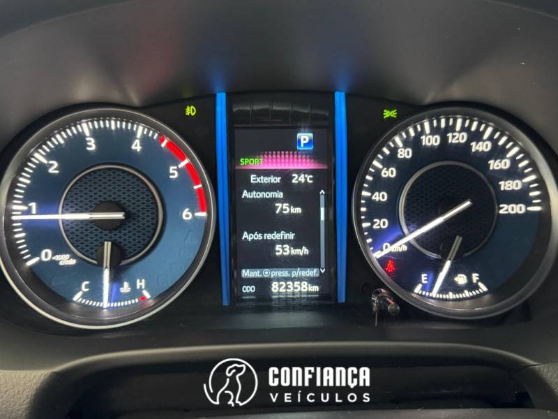 TOYOTA - HILUX SW4 - 2024/2024 - Branca - R$ 342.900,00