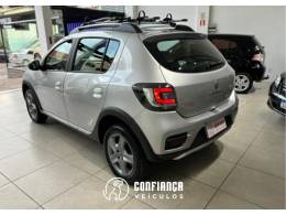 RENAULT - SANDERO - 2018/2019 - Prata - R$ 54.900,00