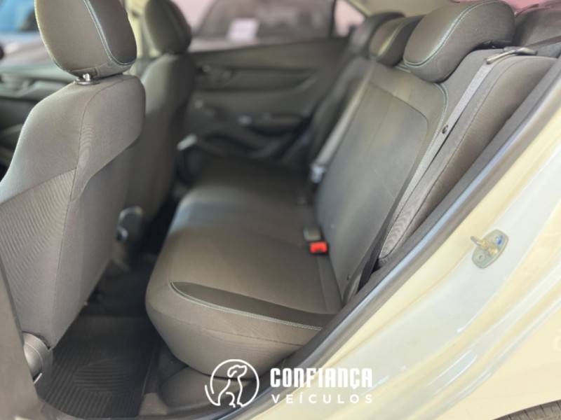 CHEVROLET - ONIX - 2021/2021 - Branca - R$ 66.900,00